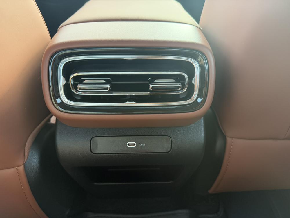 GEELY Emgrand 2025 #11 GEELY Emgrand 2025 car image #11