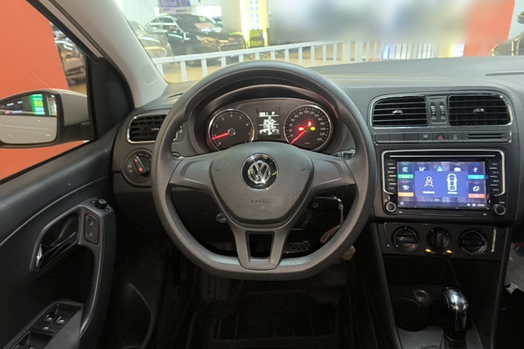 Volkswagen Polo 2014 #11 Volkswagen Polo 2014 car image #11