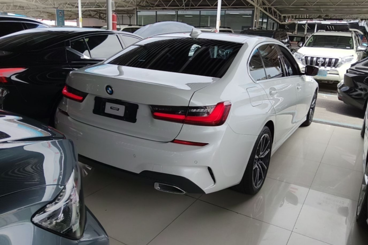 BMW 3 Series 2022 car image #5