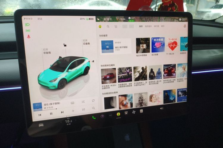 Tesla Model Y 2023 immagine di auto #12