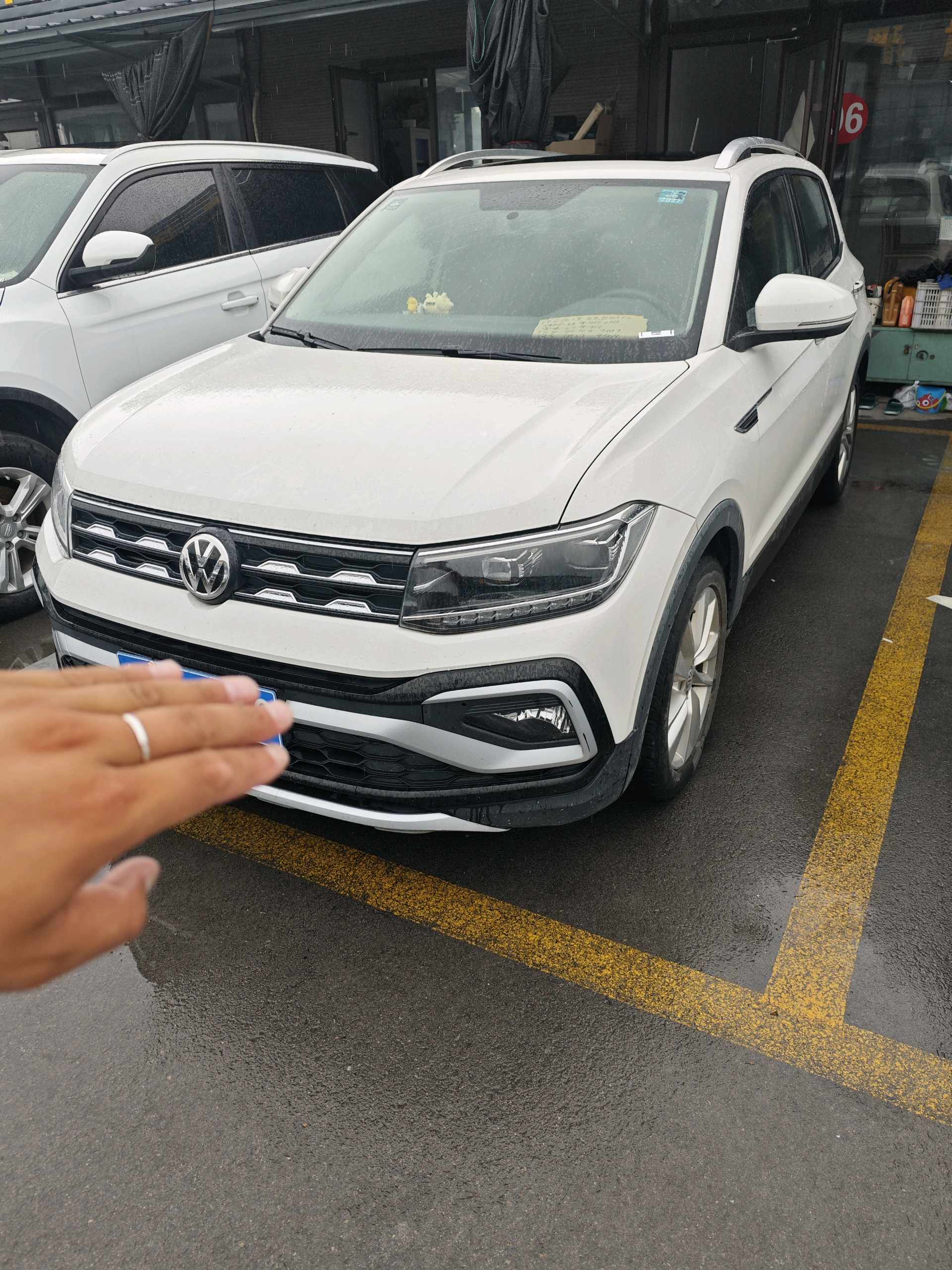 Volkswagen T-Cross 2019 car image 