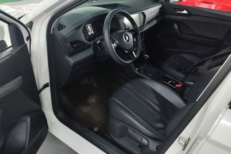 Volkswagen Tharu 2021 car image #16