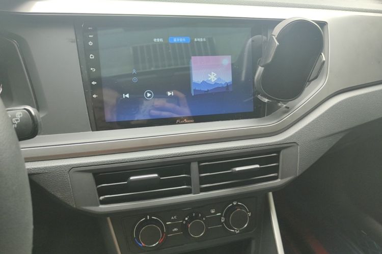 Volkswagen Polo 2021 car image #13