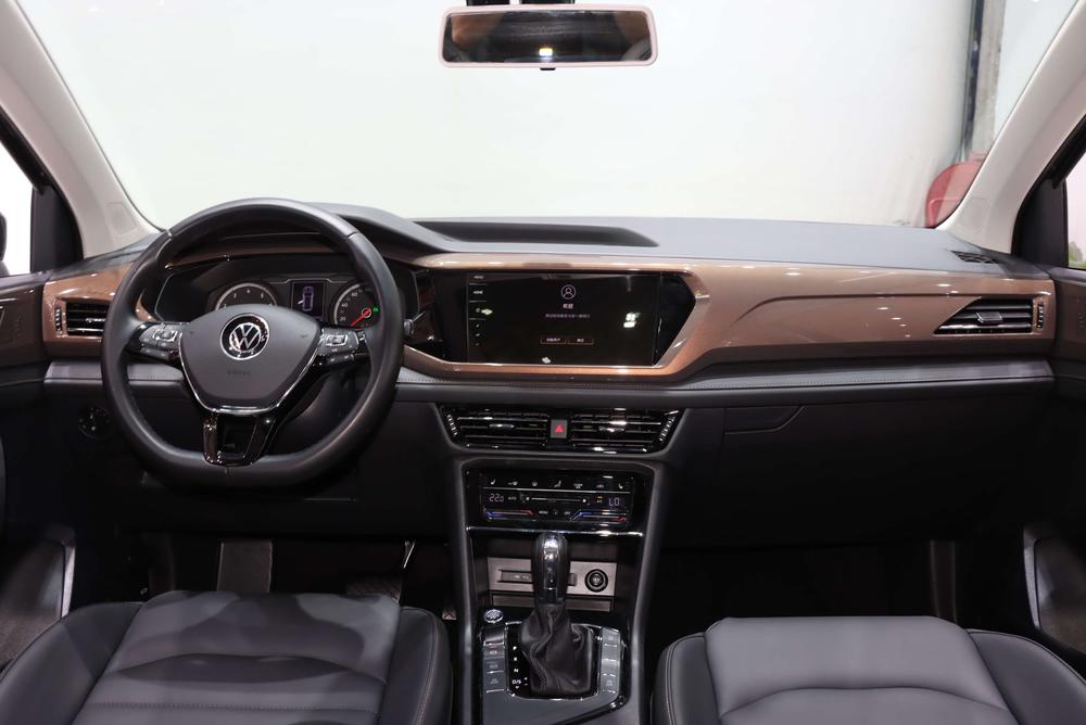 Volkswagen Tharu 2020 car image #14