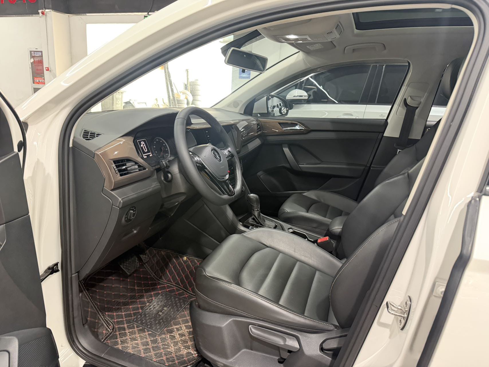 Volkswagen Tharu 2022 immagine di auto #6