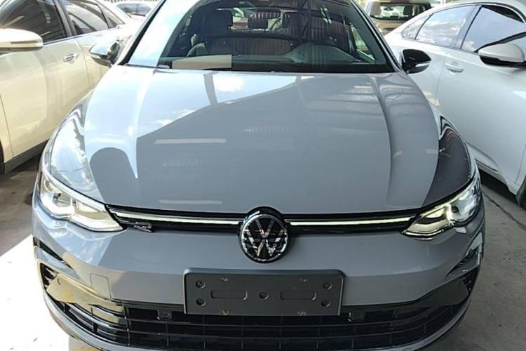 Volkswagen Golf 2024 car image #3
