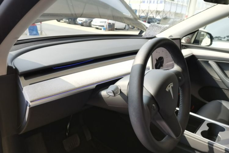 Tesla Model Y 2024 #10 Tesla Model Y 2024 immagine di auto #10