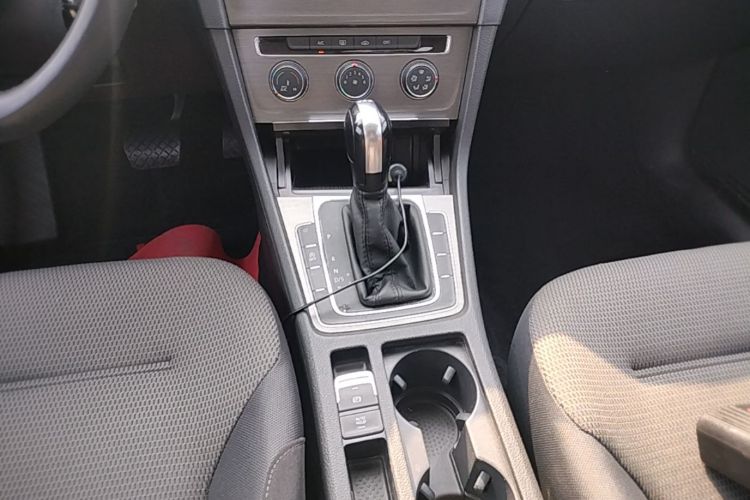 Volkswagen Golf 2016 car image #14