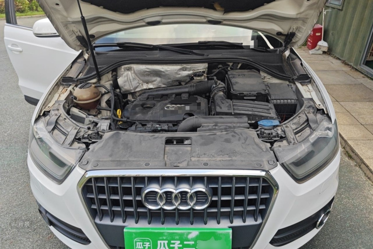 Audi Q3 2015 car image #22