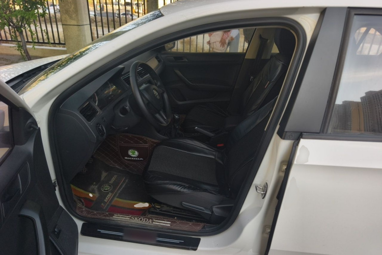 Skoda Rapid 2018 #15 Skoda Rapid 2018 image de voiture #15