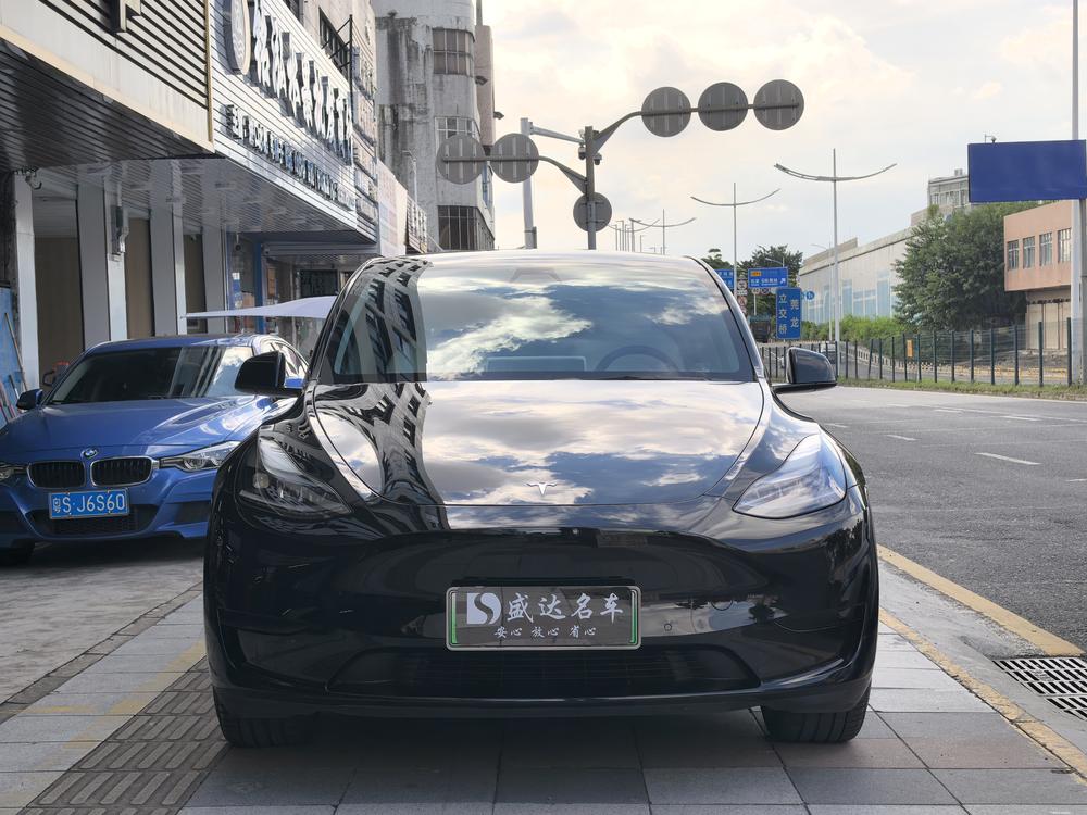 Tesla Model Y 2023 #2 Tesla Model Y 2023 صورة سيارة #2