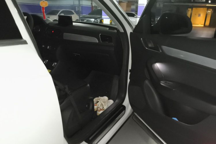 Audi Q3 2015 #21 Audi Q3 2015 car image #21