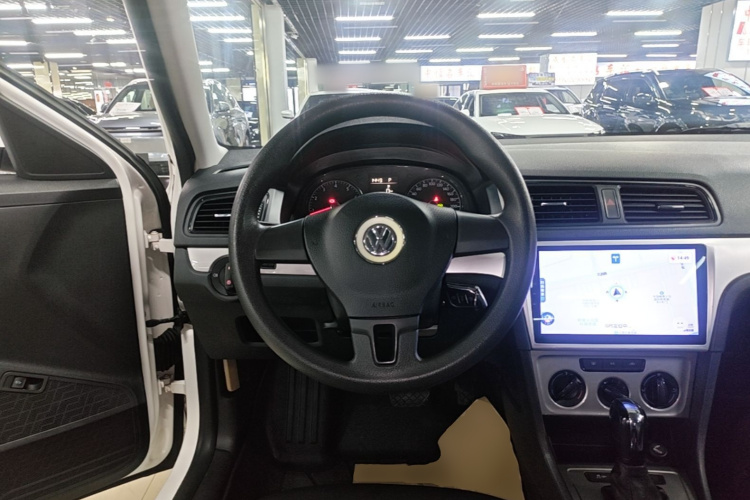 Volkswagen Lavida 2018 car image #11