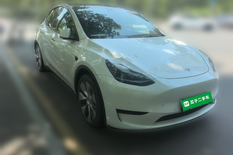 Tesla Model Y 2023 #4 Tesla Model Y 2023 car image #4