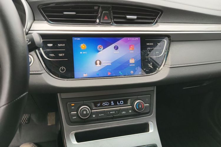 GEELY Emgrand 2019 #17 GEELY Emgrand 2019 car image #17