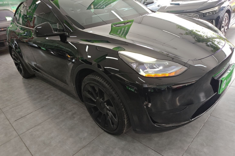 Tesla Model Y 2023 car image #4