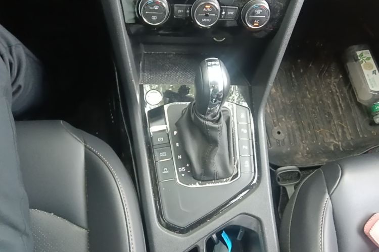 Volkswagen Tharu 2020 car image #16