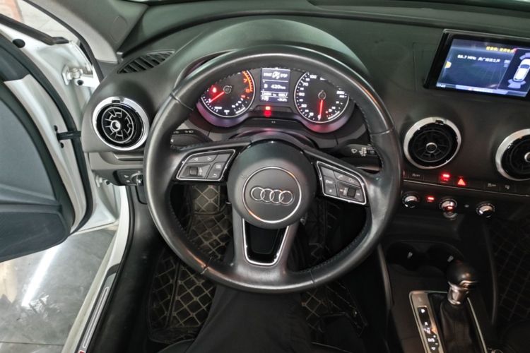 Audi A3 2017 car image #11