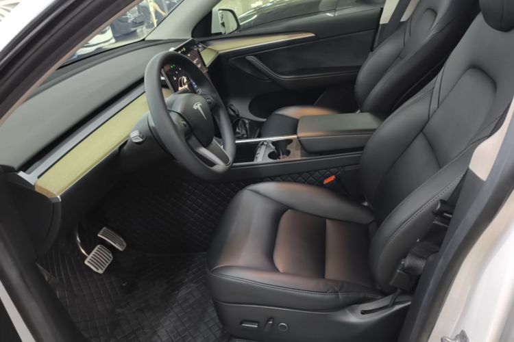 Tesla Model Y 2023 #15 Tesla Model Y 2023 car image #15