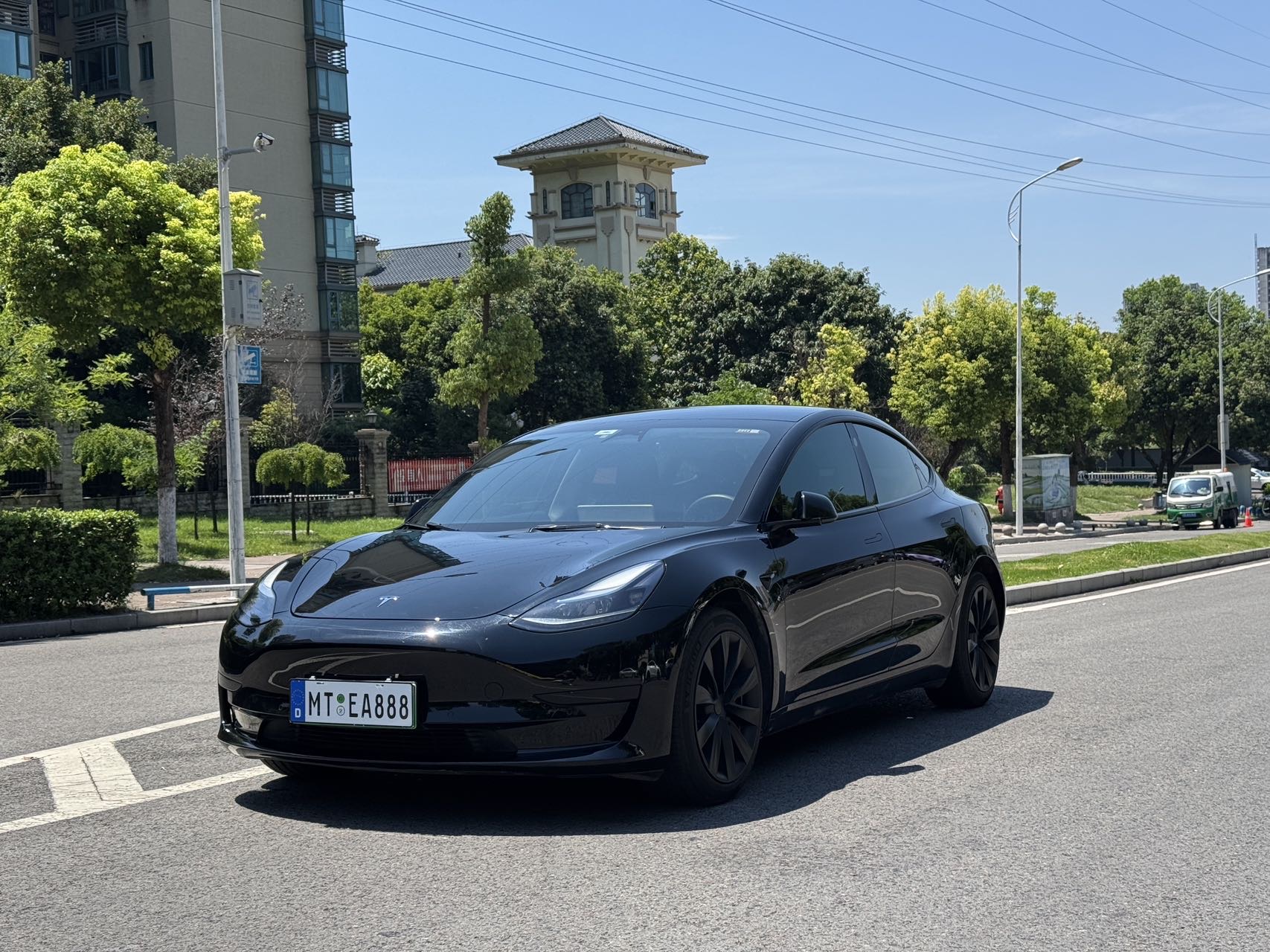 Tesla Model 3 2023 car image 