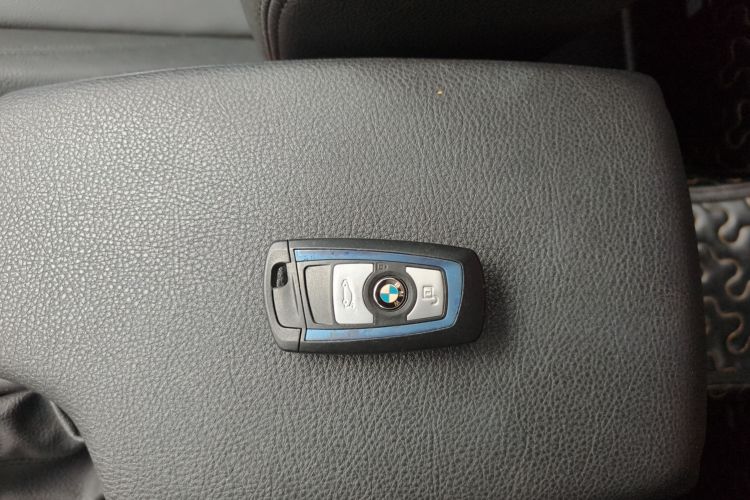 BMW 3 Series 2018 #9 BMW 3 Series 2018 immagine di auto #9