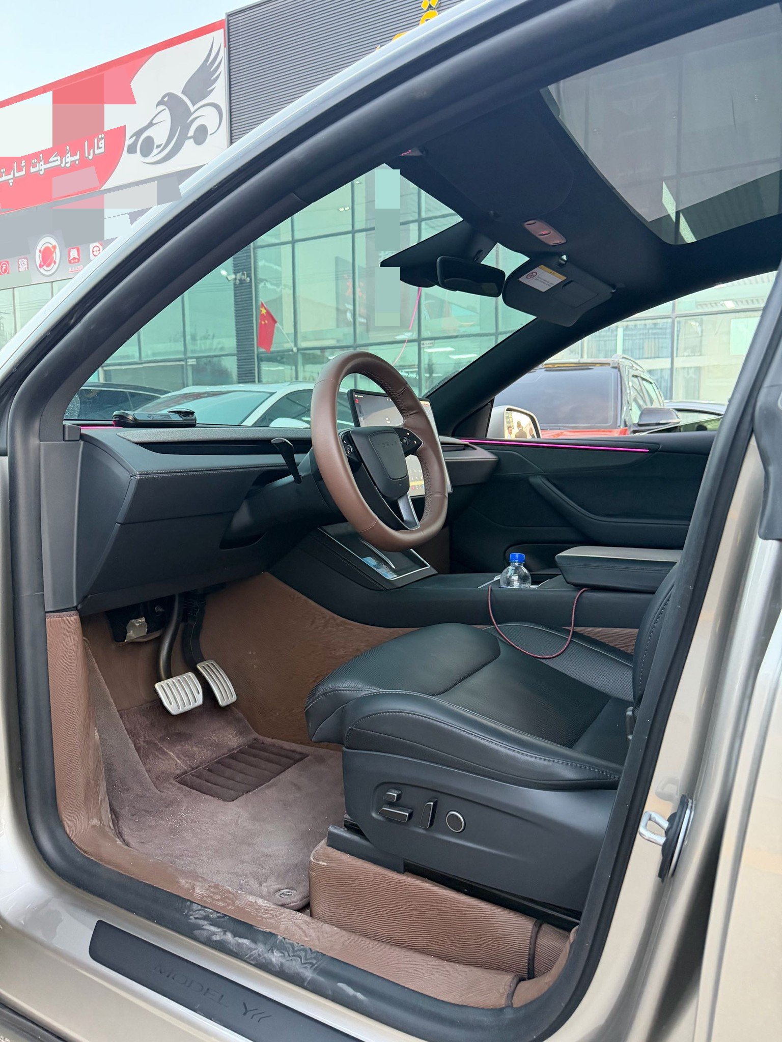 Tesla Model Y L 2026 imagem de carro #4