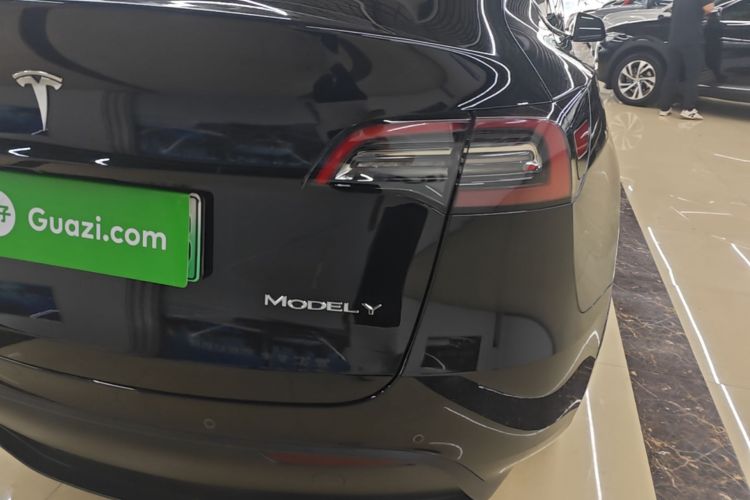 Tesla Model Y 2023 #8 Tesla Model Y 2023 car image #8