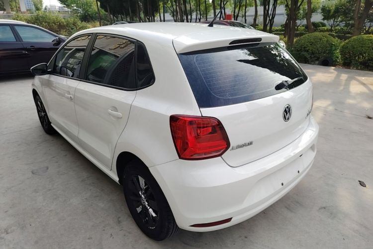 Volkswagen Polo 2017 car image #5