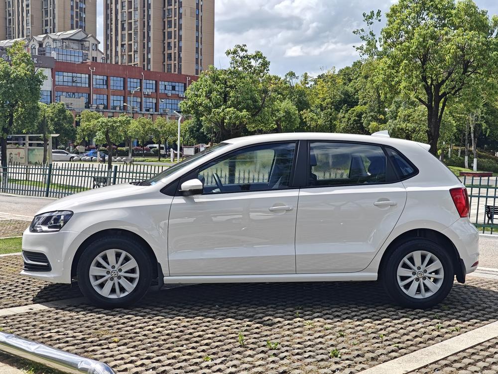 Volkswagen Polo 2017 car image #4