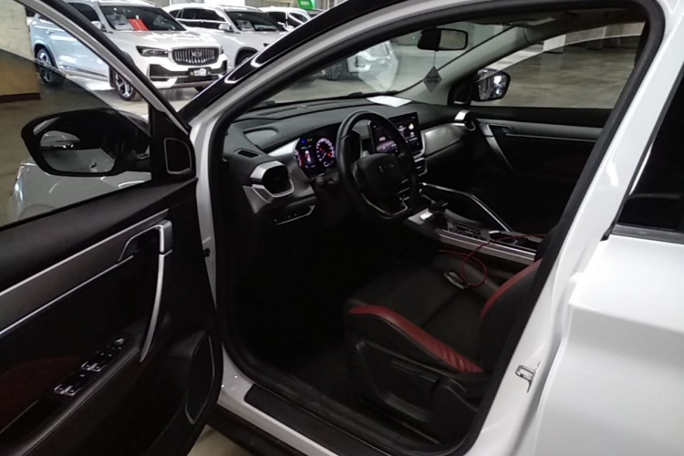 GEELY Coolray 2022 car image #15