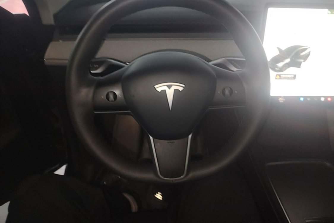 Tesla Model Y 2024 #11 Tesla Model Y 2024 car image #11