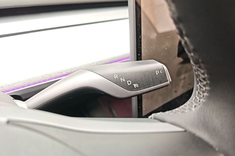 Tesla Model Y 2024 #14 Tesla Model Y 2024 car image #14