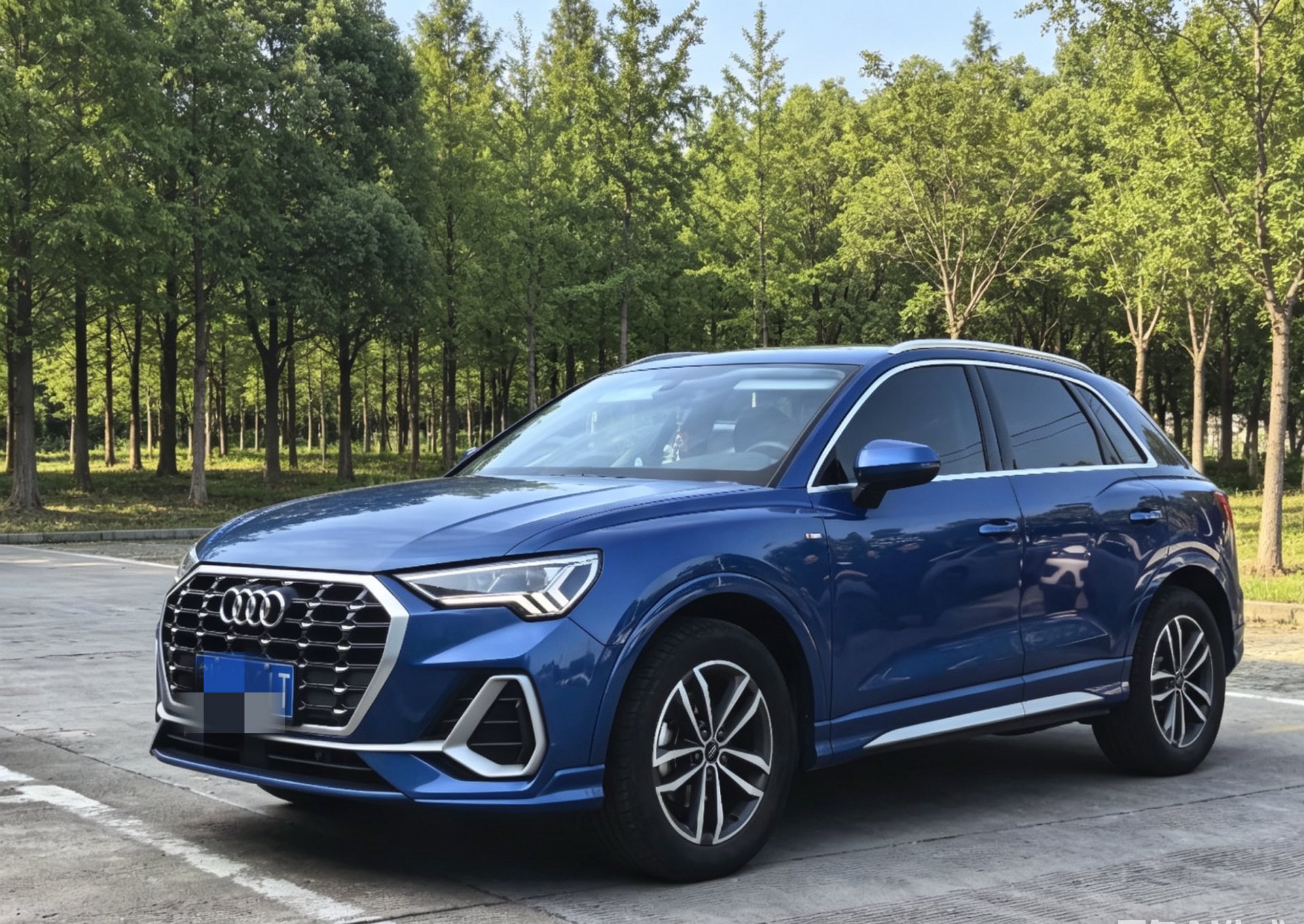 Audi Q3 2021 Audi Q3 2021 immagine di auto