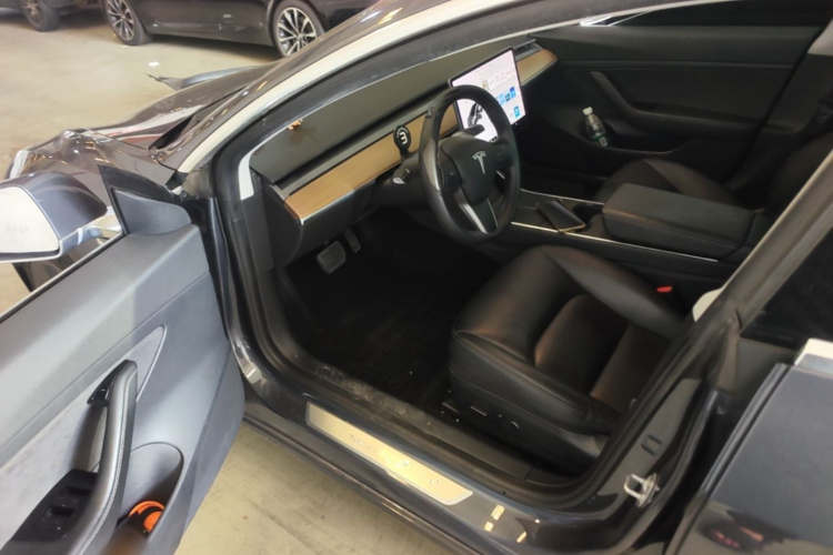 Tesla Model 3 2020 صورة سيارة #16