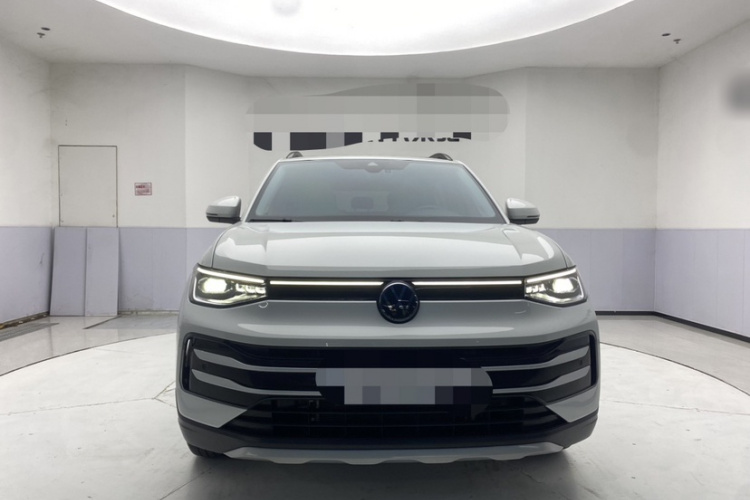 Volkswagen Tharu 2024 car image #6