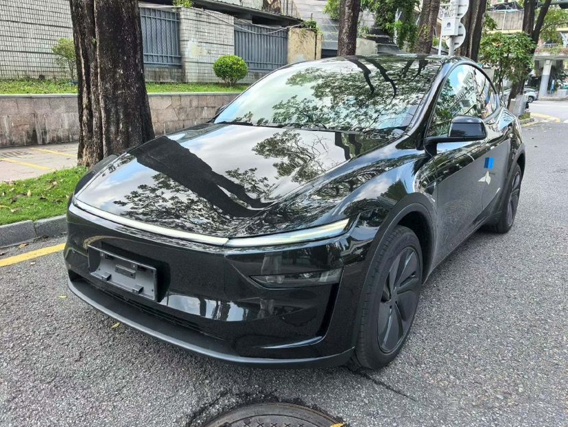 Tesla Model Y 2026 car image 