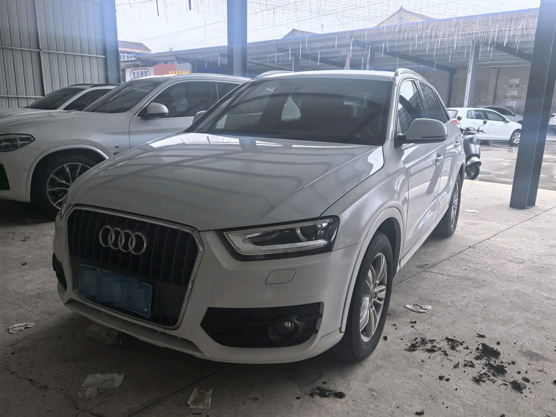 Audi Q3 2014 Audi Q3 2014 immagine di auto