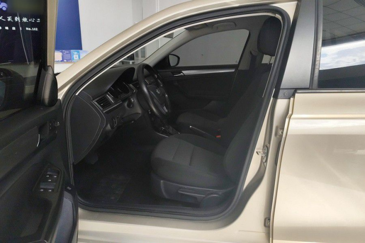 Volkswagen Bora 2022 car image #13