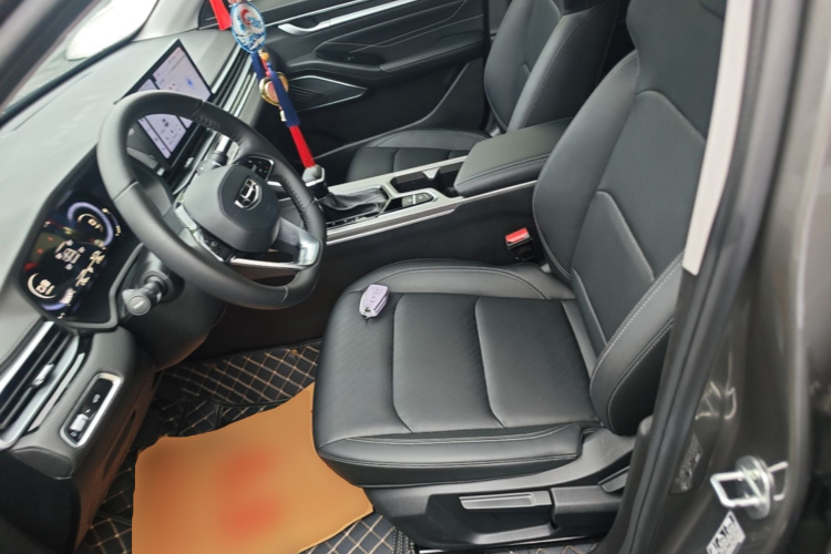 GEELY Emgrand 2024 car image #15