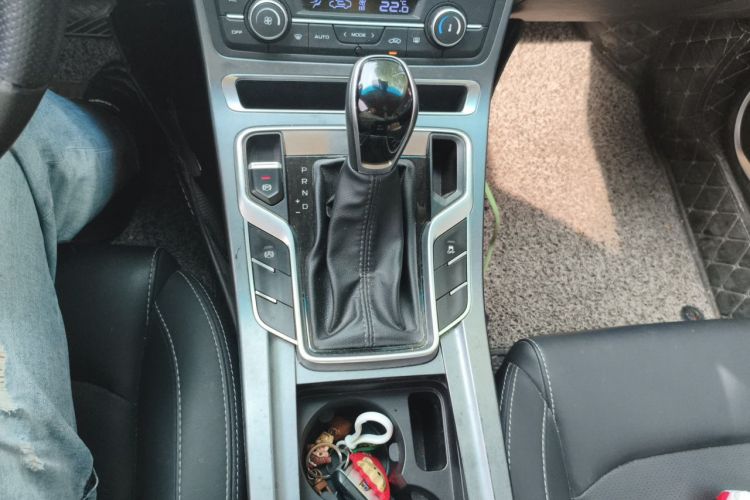 GEELY Emgrand 2018 #15 GEELY Emgrand 2018 car image #15