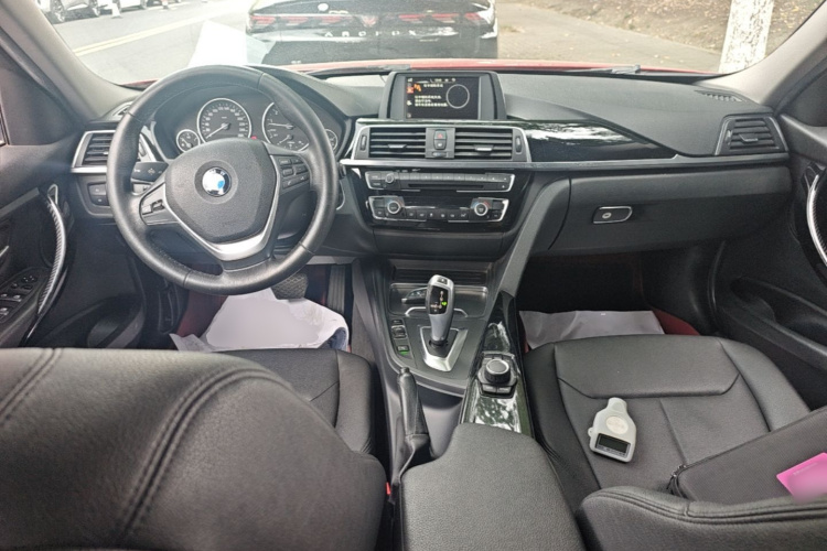 BMW 3 Series 2017 car image #11