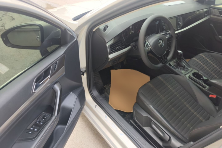 Volkswagen Lavida 2019 car image #16