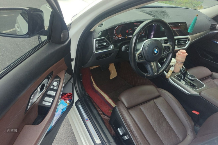 BMW 3 Series 2021 car image #18