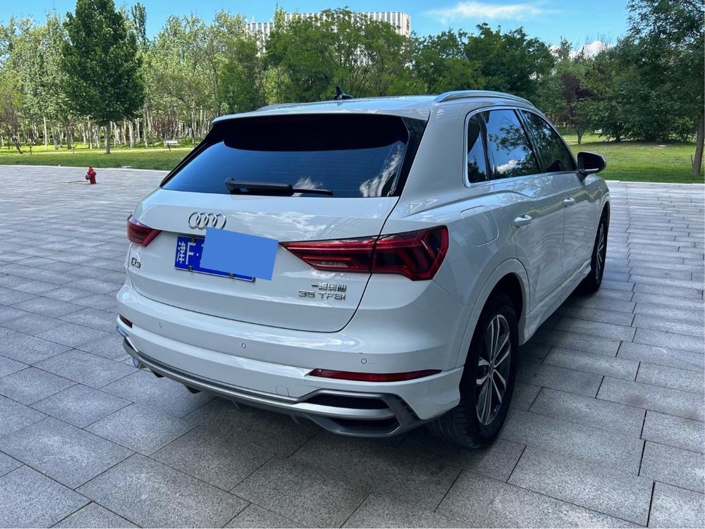 Audi Q3 2022 car image #4