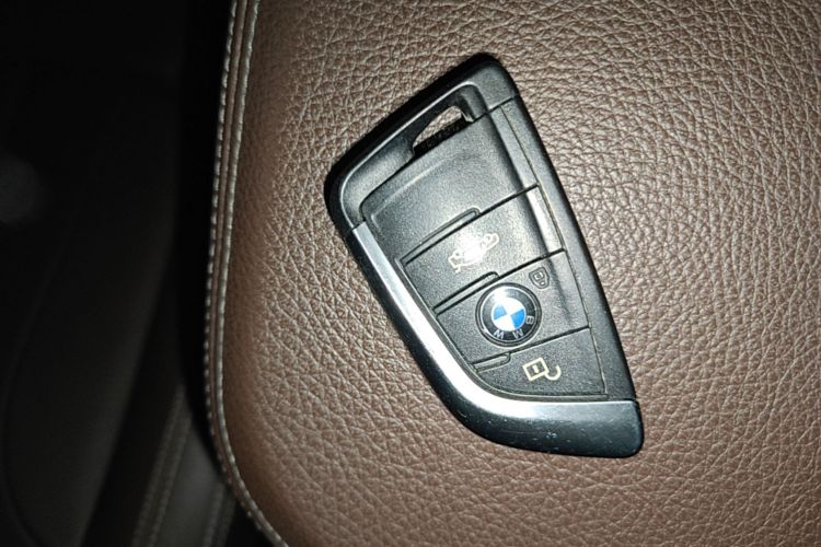 BMW X1 2019 car image #9