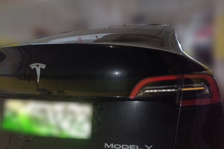 Tesla Model Y 2023 car image #4