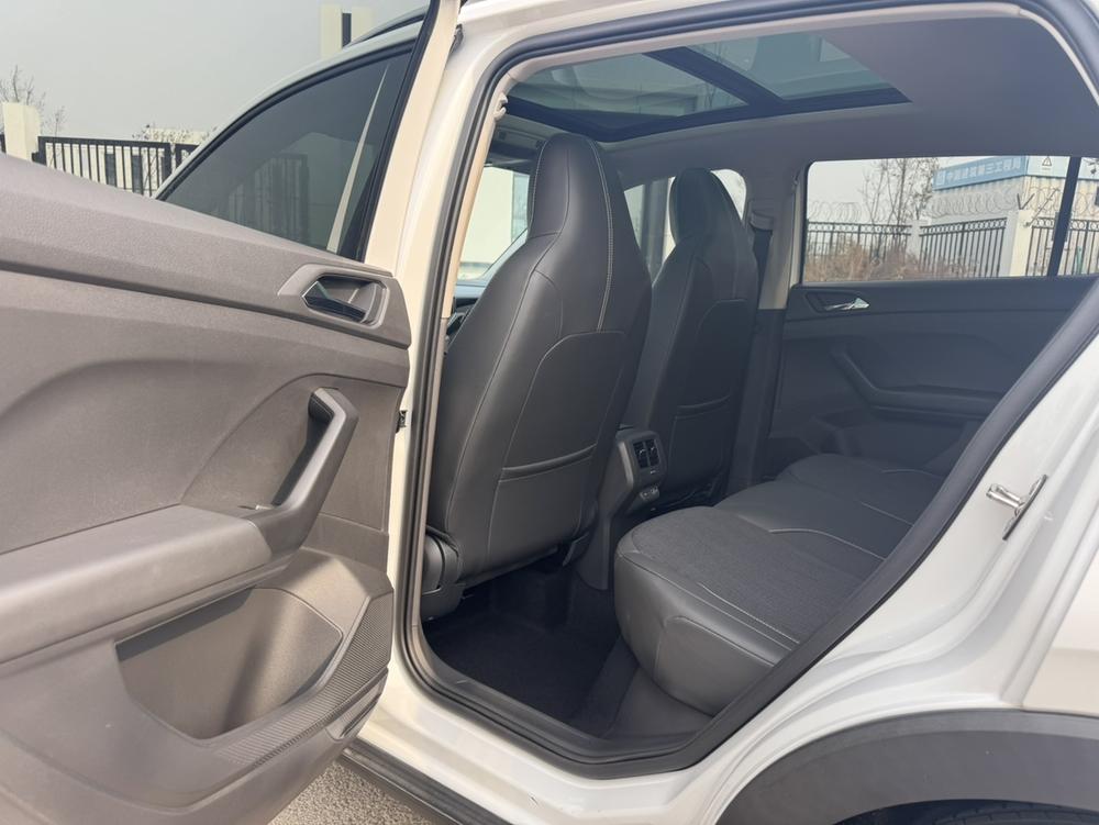 Volkswagen T-Cross 2022 #17 Volkswagen T-Cross 2022 car image #17