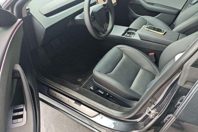 Tesla Model 3 2024 صورة سيارة #16