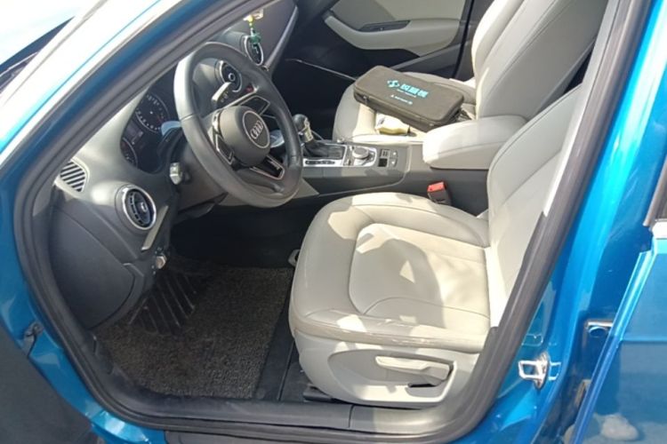Audi A3 2017 car image #17