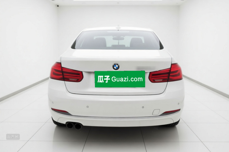 BMW 3 Series 2018 car image #6
